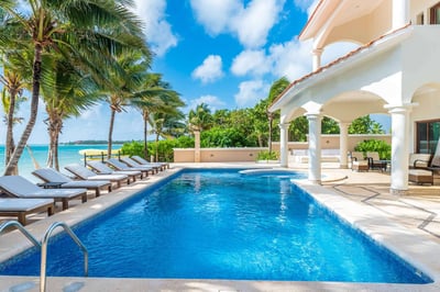 Luxury Villa Photo #8