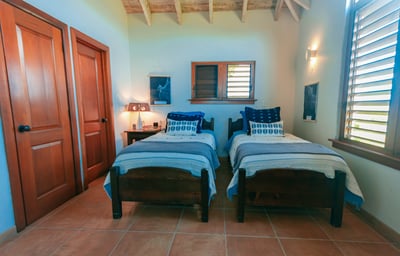 Luxury Villa Photo #27