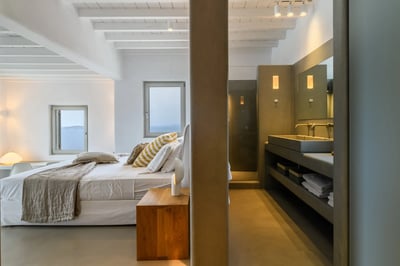Luxury Villa Photo #36