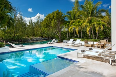 Luxury Villa Photo #4