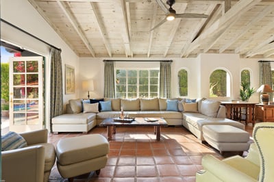 Luxury Villa Photo #26