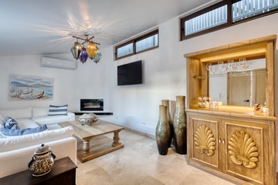 Luxury Villa Photo #57