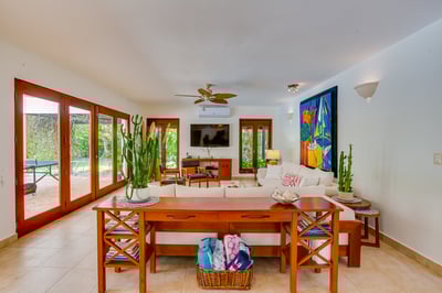 Luxury Villa Photo #18