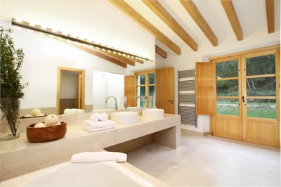 Luxury Villa Photo #15