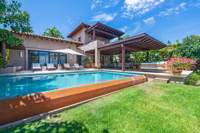 Luxury Villa Photo #5
