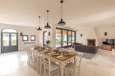 Luxury Villa Photo #9
