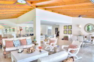 Luxury Villa Photo #7