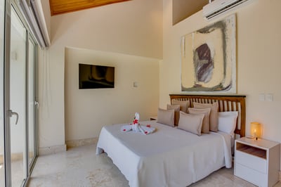 Luxury Villa Photo #63