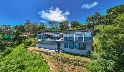 Luxury Villa Photo #7