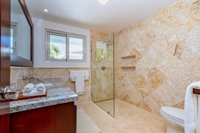 Luxury Villa Photo #41