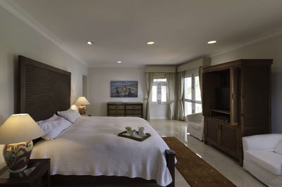 Luxury Villa Photo #12