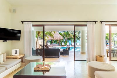 Luxury Villa Photo #26