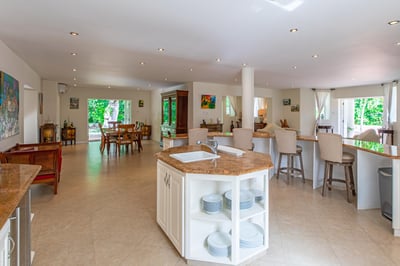 Luxury Villa Photo #16