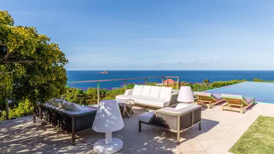Outdoor Lounge