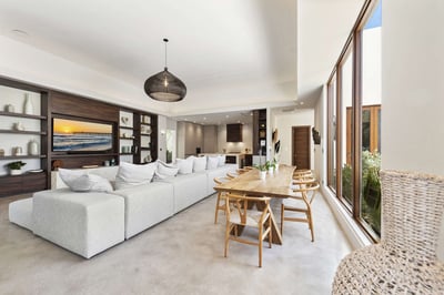 Luxury Villa Photo #20