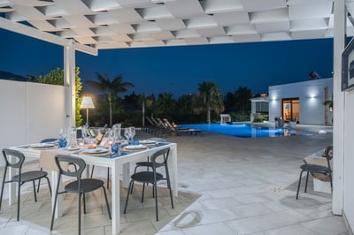 Luxury Villa Photo #20