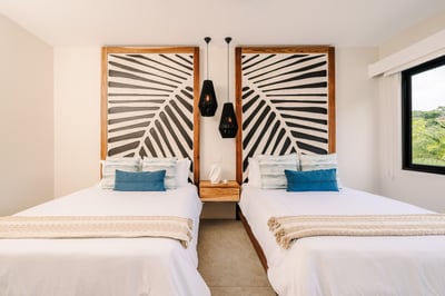 Suite 5 - Queen Beds, AC -Level 1