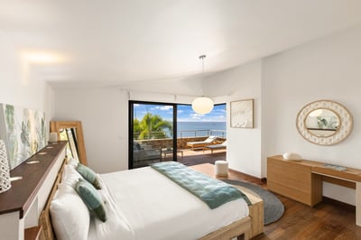 Luxury Villa Photo #31