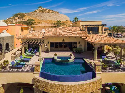 Luxury Villa Photo #3
