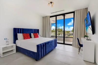 Luxury Villa Photo #52