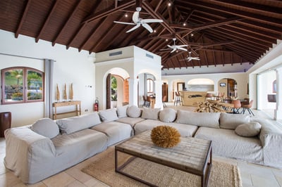 Luxury Villa Photo #17