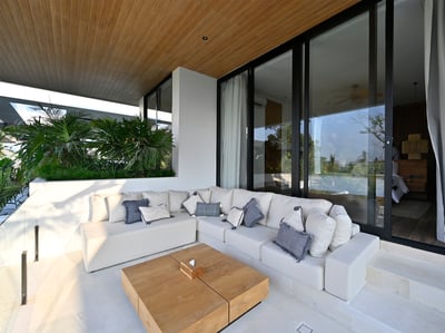 Luxury Villa Photo #16