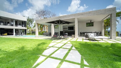 Luxury Villa Photo #9