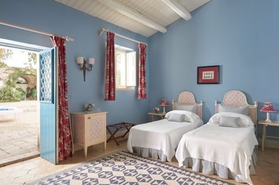 Luxury Villa Photo #22