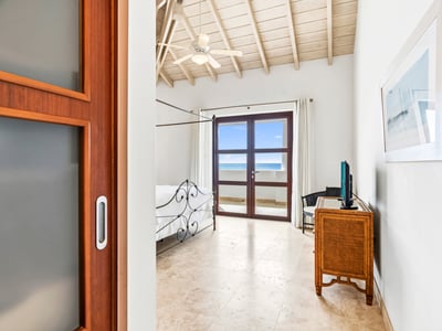 Luxury Villa Photo #35