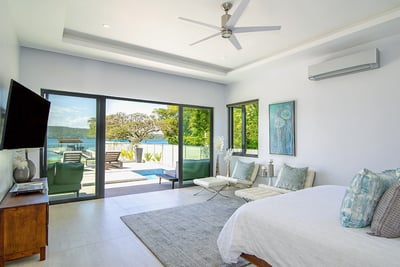 Luxury Villa Photo #39