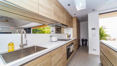 Kitchen & Dining Area