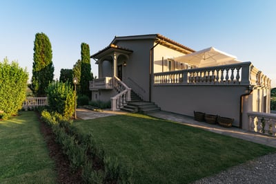 Luxury Villa Photo #4
