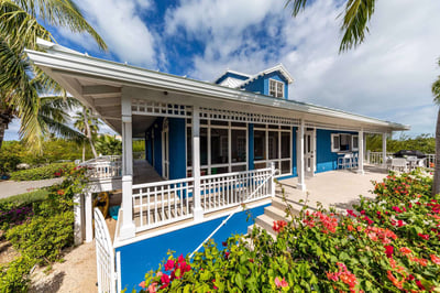 Luxury Villa Photo #7