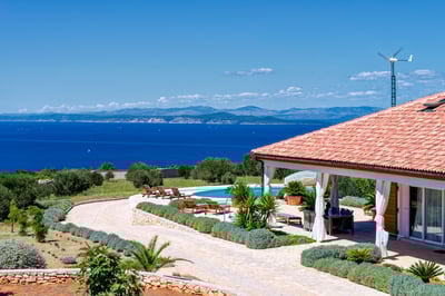 Luxury Villa Photo #7