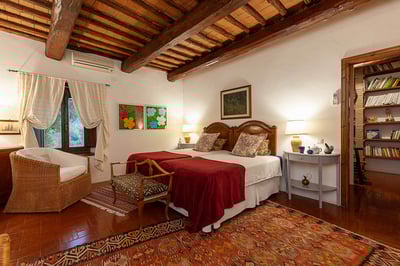 Luxury Villa Photo #22