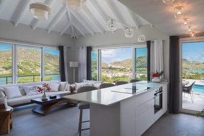 Luxury Villa Photo #18