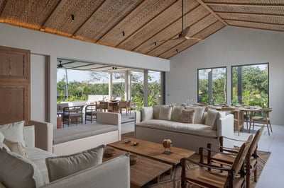 Luxury Villa Photo #26
