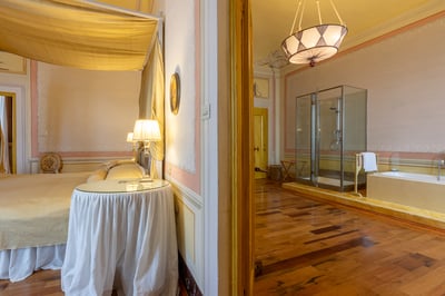Luxury Villa Photo #34