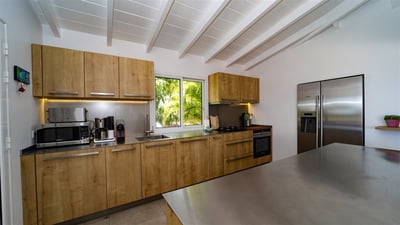 Dining Area & Kitchen