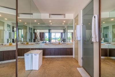 Luxury Villa Photo #28
