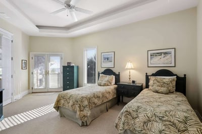 Luxury Villa Photo #32