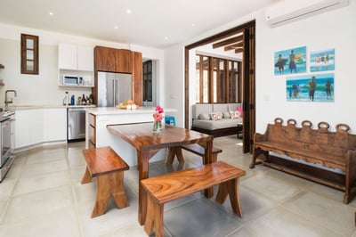 Luxury Villa Photo #4