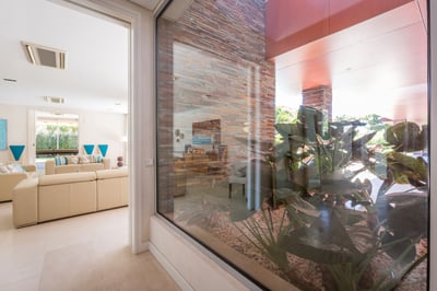Luxury Villa Photo #16
