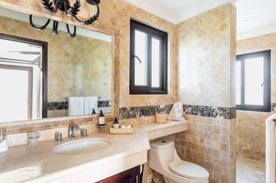 Luxury Villa Photo #50
