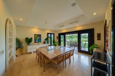 Luxury Villa Photo #18
