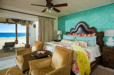 Luxury Villa Photo #18