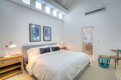Luxury Villa Photo #29