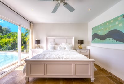 Luxury Villa Photo #29