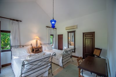 Luxury Villa Photo #17