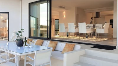 Luxury Villa Photo #12